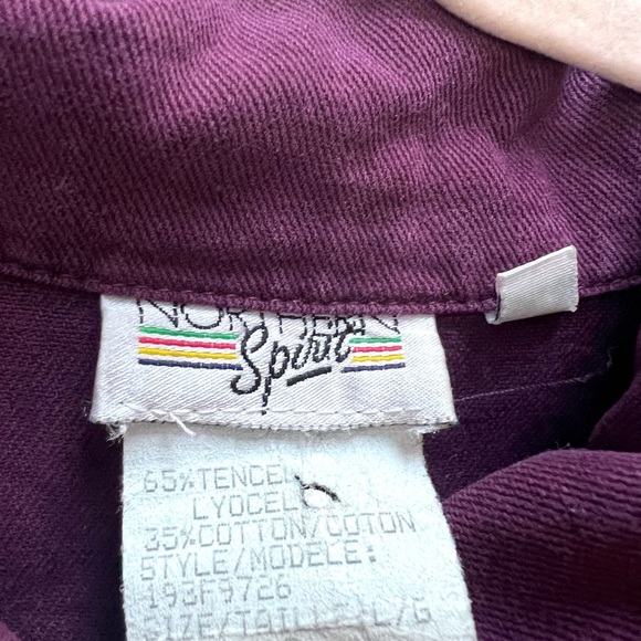 Vintage purple button up, with decorative buttons - Picture 4 of 4